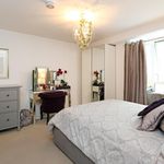 Rent 3 bedroom flat in Surbiton