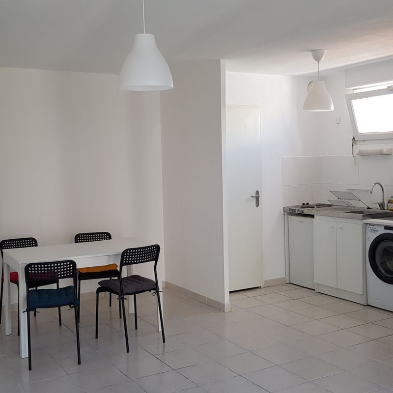 Appartement T2 Meublé avec terrasse et parking à Nîmes - 54 Route de Beaucaire