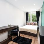 Rent 3 bedroom apartment in Poznan