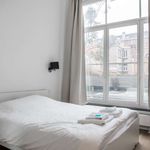 Rent 2 bedroom apartment of 70 m² in Ixelles
