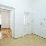 Pronajměte si 2 ložnic/e byt o rozloze 75 m² v Praha