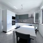 Affitto 4 camera appartamento di 120 m² in Catanzaro Lido