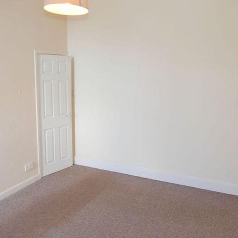 Flat to rent in Albion Road, Scarborough YO11 South Cliff