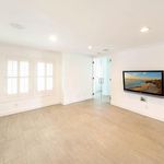 Rent 3 bedroom apartment of 226 m² in Anaheim