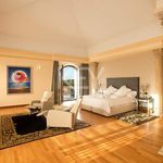 Rent 6 bedroom house of 2300 m² in Marbella