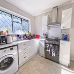 Rent 2 bedroom flat in Aldershot