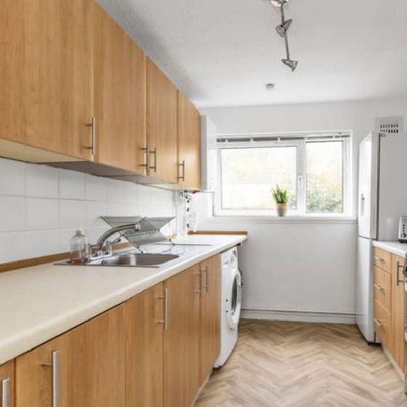 Flat to rent in Lady Nairne Grove, Duddingston, Edinburgh EH8 Willowbrae