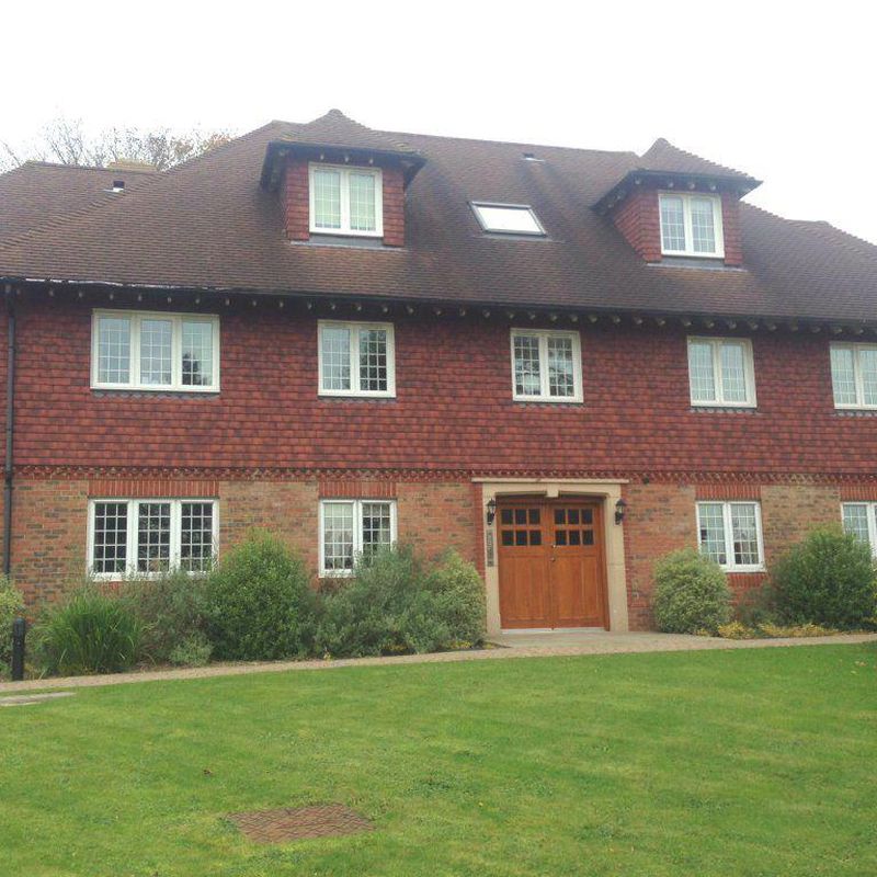 Mill Place, Battle, East Sussex 2 bed flat to rent - £1,100 pcm (£254 pw) Caldbec Hill