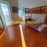 Affitto 3 camera appartamento di 150 m² in Sanremo