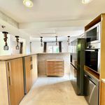 Rent 10 bedroom house of 280 m² in Estepona
