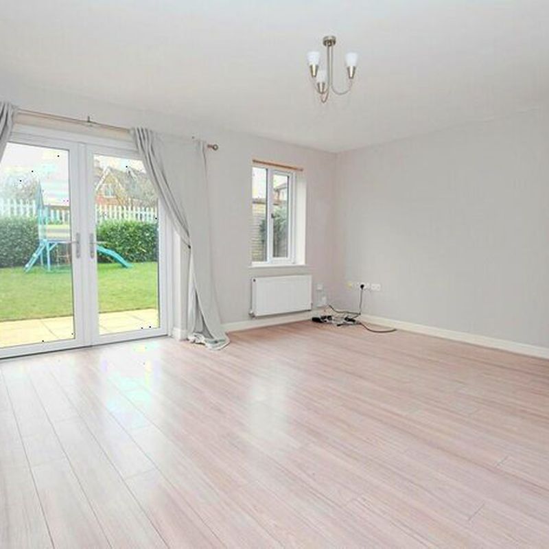 4 Bedroom Semi Detached House To Rent In Millfields Avenue, Hillmorton, Rugby, CV21 Hillmorton Paddock