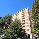 Affitto 5 camera appartamento di 160 m² in Torino