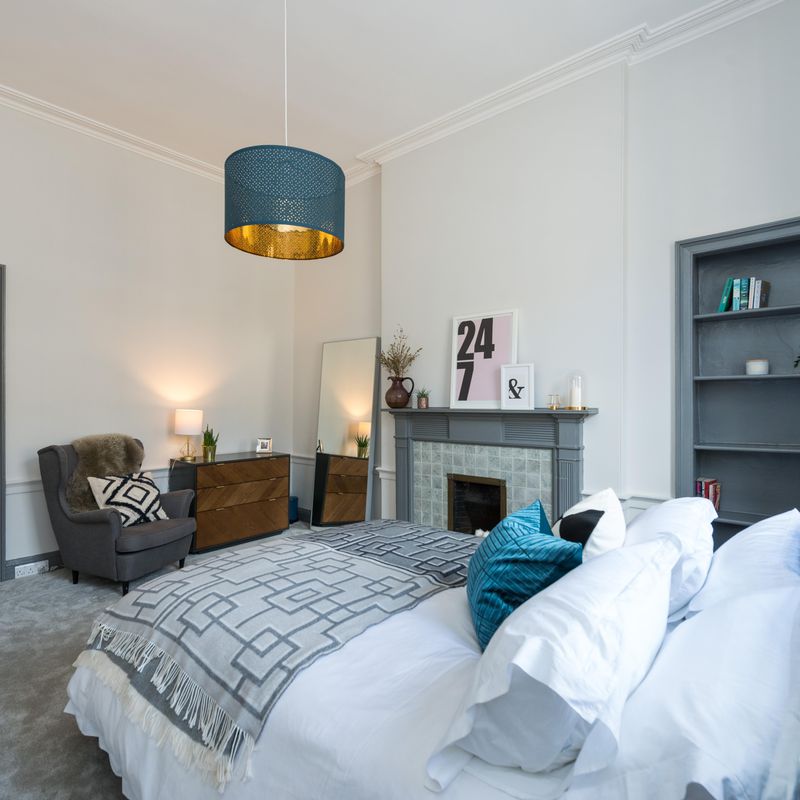 3 Bedroom Flat to Rent at Edinburgh/City-Centre, Edinburgh, New-Town, England Old Town