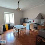 Affitto 5 camera appartamento di 212 m² in Torino