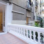 Rent a room of 195 m² in Barcelona