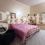 Rent 4 bedroom apartment of 110 m² in Scala Greca
