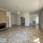 Rent 5 bedroom apartment of 216 m² in Roma