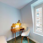 Rent a room of 350 m² in Paris
