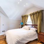 Rent 3 bedroom flat in Chelsea