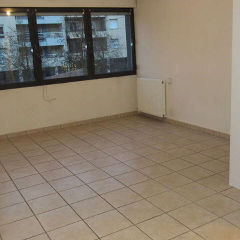 Location appartement 1 pièce 24 m² Rodez (12000)