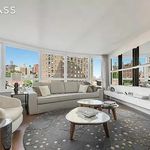 Rent 2 bedroom apartment of 98 m² in New York City