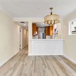 Rent 2 bedroom apartment of 142 m² in Newport Beach