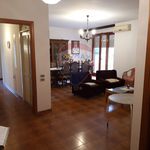 Affitto 4 camera appartamento di 115 m² in Bastia Umbra