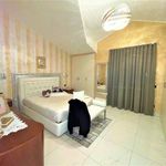 Rent 4 bedroom house of 190 m² in Novara