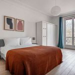 Rent 3 bedroom apartment of 147 m² in Paris