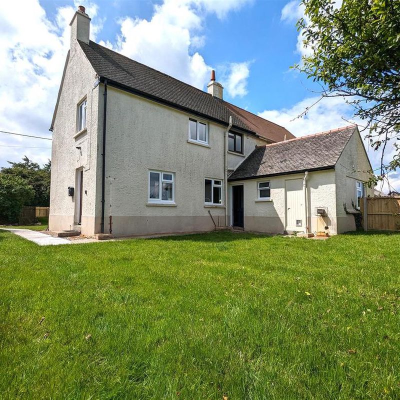 3 bedroom semi-detached house to rent Riddlecombe