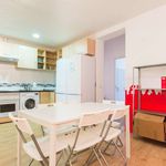 Rent a room of 240 m² in Madrid