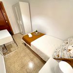 Rent a room of 6 m² in València