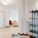 Affitto 4 camera appartamento di 136 m² in Milano