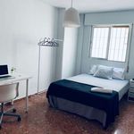 Rent a room of 100 m² in Córdoba