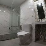 Rent a room of 206 m² in València