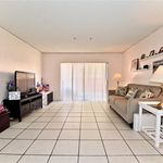 Rent 2 bedroom apartment of 918 m² in Miami Lakes
