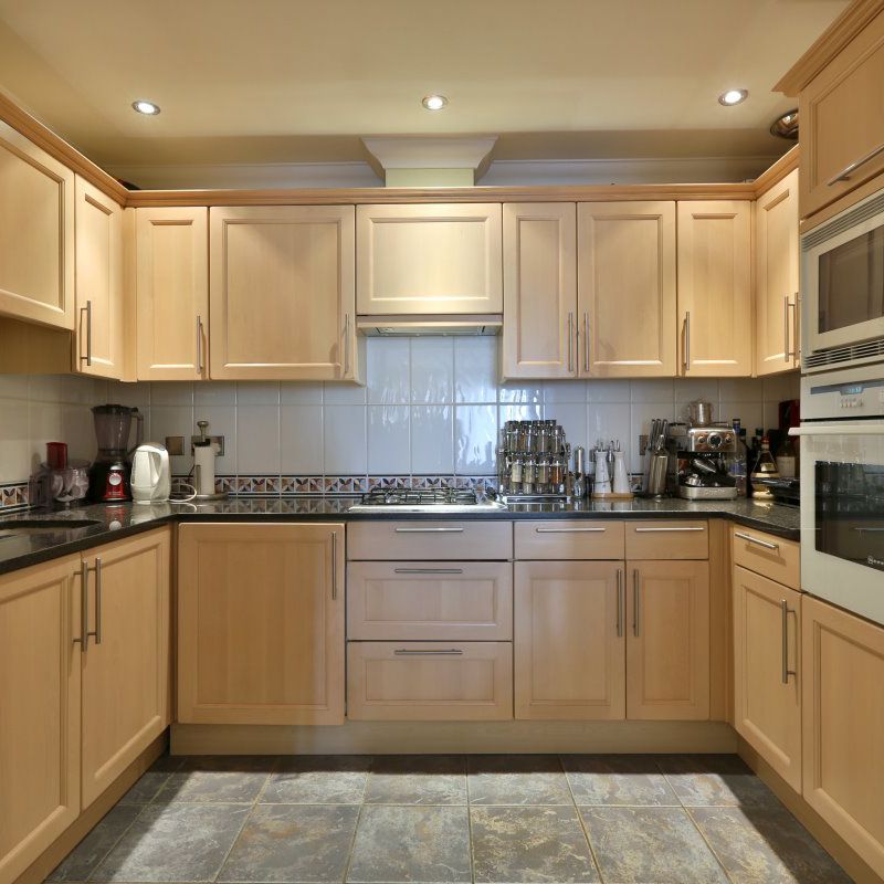 2 bedroom property to let in Aldermans Hill, Palmers Green - £2,500 pcm Arnos Grove