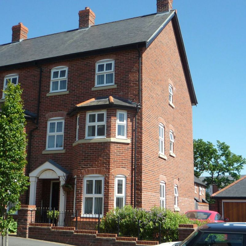 Town House to rent on Cheshires Way Saighton,  CH3, United kingdom Huntington