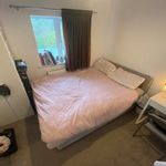 Rent 6 bedroom flat in Guildford