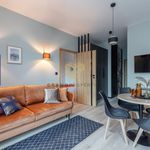 Wynajmij 2 sypialnię apartament z 50 m² w Warsaw