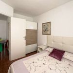 Rent 3 bedroom apartment in Santa Coloma de Gramenet