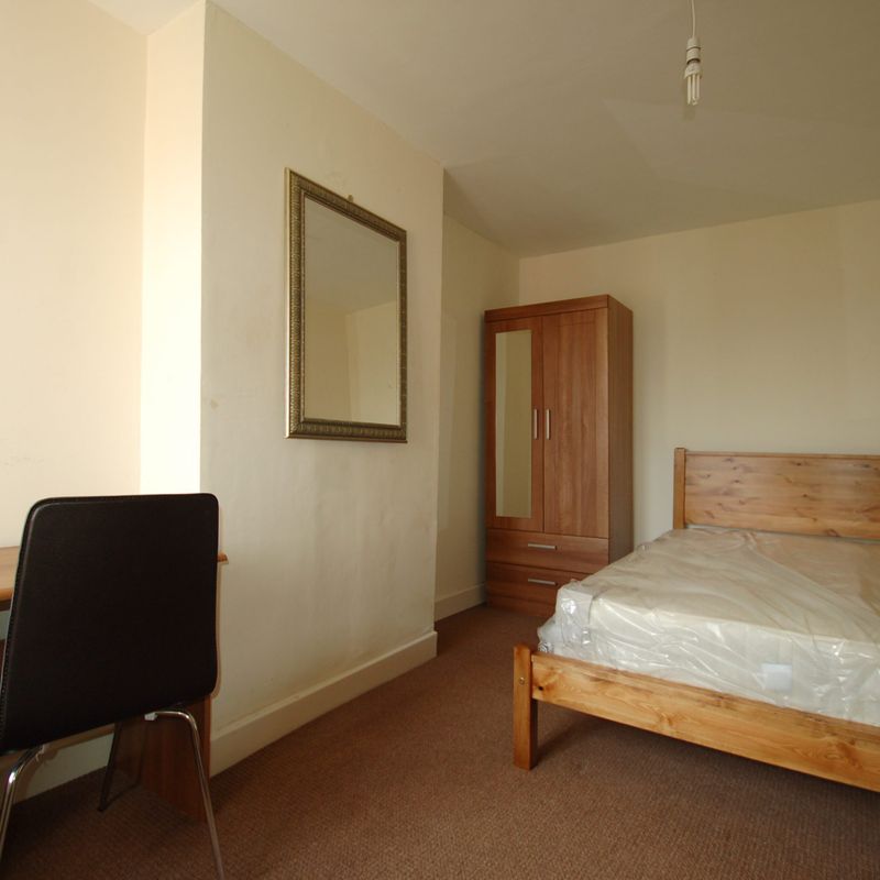 Book 4 Br In Warwards Lane Selly Oak Student Accommodation In Birmingham | Amber Selly Park