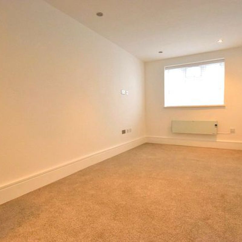 Flat to rent in Upper Mulgrave Road, Cheam, Sutton SM2