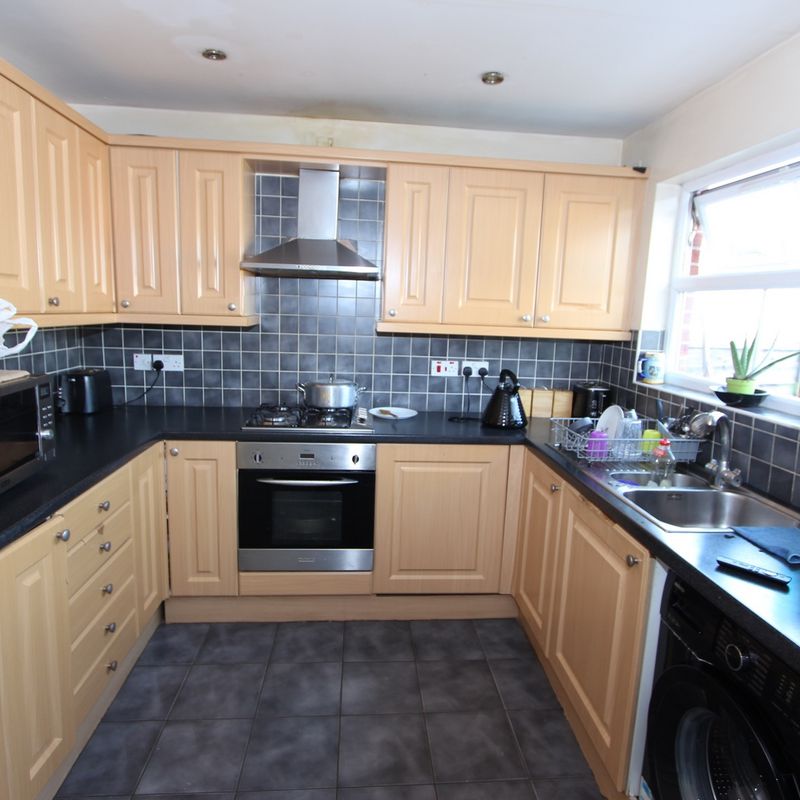 3 beds - Terraced - £750 pcm - To Let - Worsley Place, Newbold, Rochdale Newbold Brow