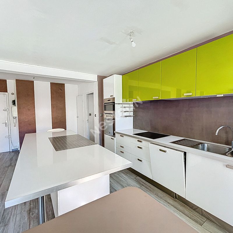 Appartement Toulon T4 de 93.18 m2 libre le 15 mai 2024 avec parking privé en sous sol