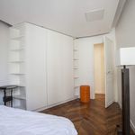 Appartement de 80 m² avec 1 chambre(s) en location à Paris