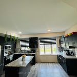 Rent 4 bedroom apartment of 100 m² in Clarington