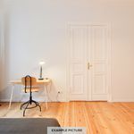Rent a room of 244 m² in Montreuil