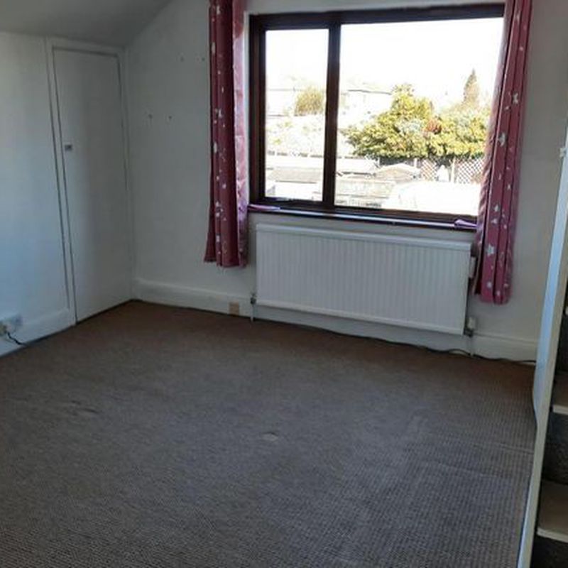 Semi-detached house to rent in Suttons Avenue, Hornchurch RM12