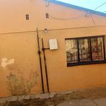 Rent 2 bedroom house of 75 m² in Soweto